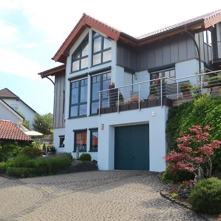 Holiday Flat With Idyllic Garden In Daun Exterior photo
