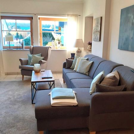 Holiday Flat With Idyllic Garden In Daun Exterior photo