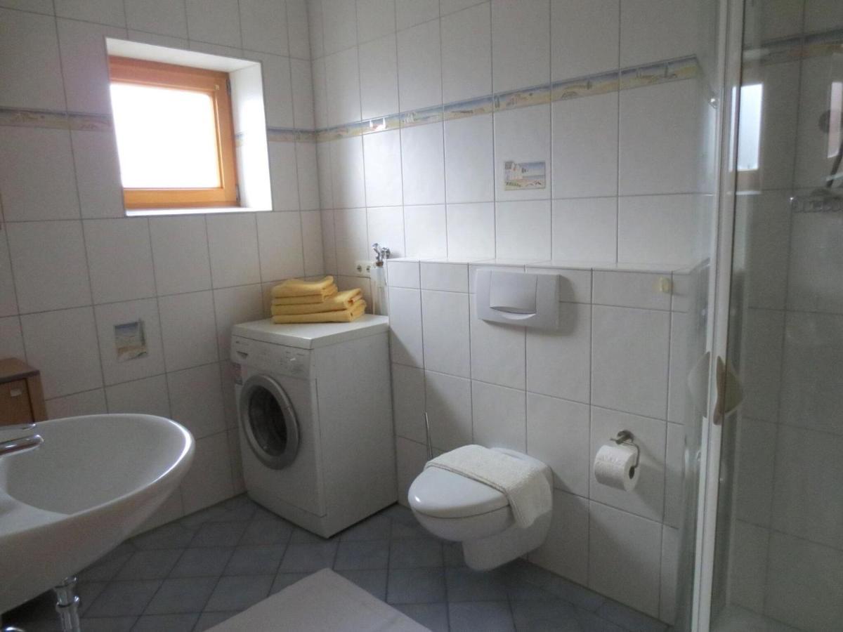 Holiday Flat With Idyllic Garden In Daun Exterior photo
