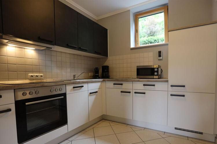 Holiday Flat With Idyllic Garden In Daun Exterior photo