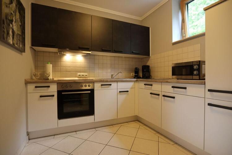 Holiday Flat With Idyllic Garden In Daun Exterior photo