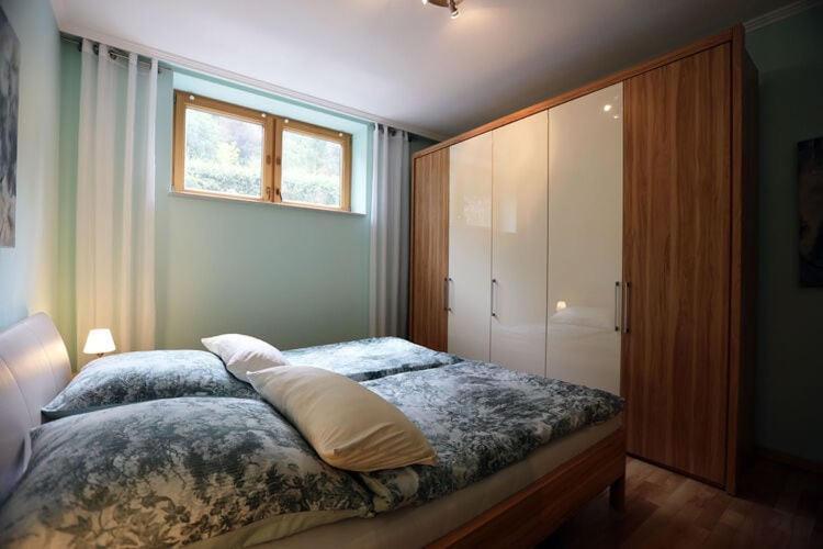Holiday Flat With Idyllic Garden In Daun Exterior photo