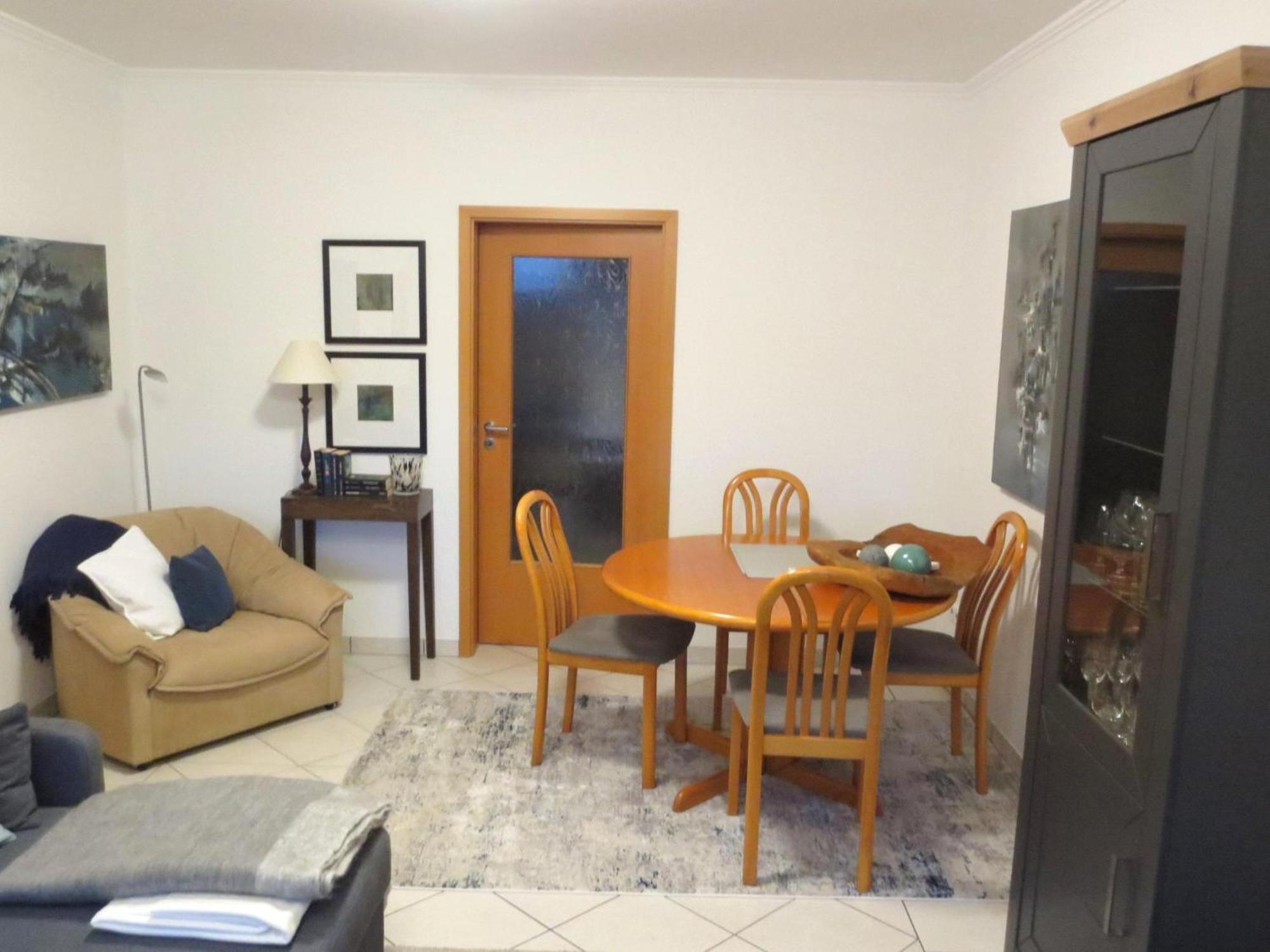 Holiday Flat With Idyllic Garden In Daun Exterior photo
